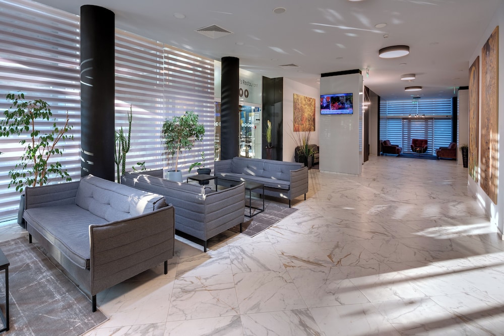 Best Western Plus Premium Inn — Restaurant & bars in Sunny Beach, Burgas Region