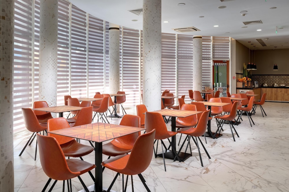 Best Western Plus Premium Inn — Restaurant & bars in Sunny Beach, Burgas Region
