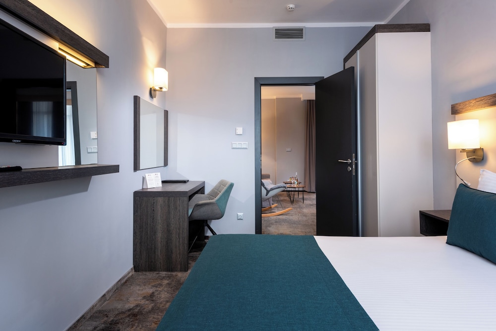 Best Western Plus Premium Inn — Hotel rooms in Sunny Beach, Burgas Region