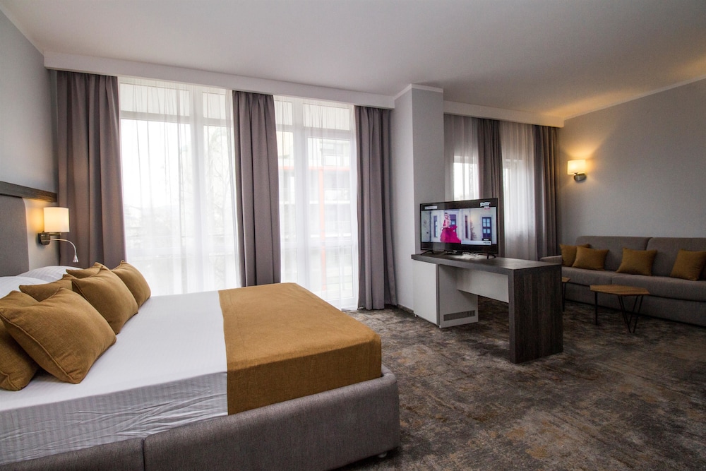 Best Western Plus Premium Inn — Hotel rooms in Sunny Beach, Burgas Region