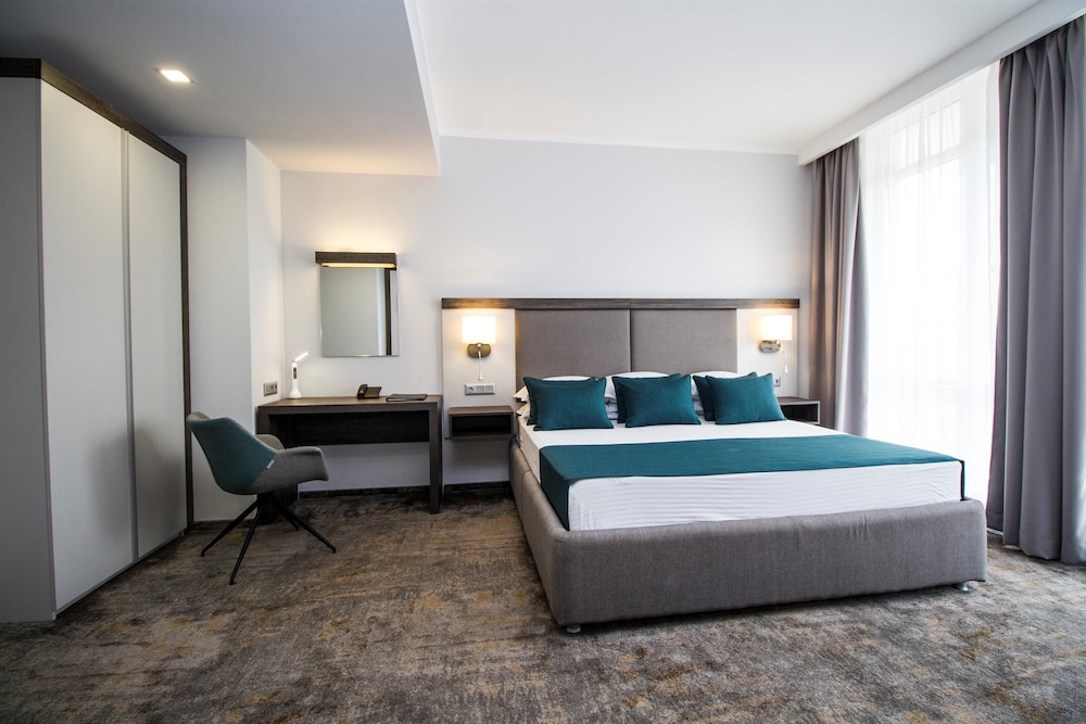 Best Western Plus Premium Inn — Hotel rooms in Sunny Beach, Burgas Region