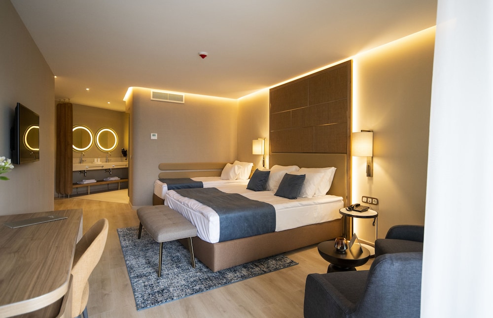 Wave Resort – Ultra All Inclusive — Rooms in Pomorie, Burgas Region