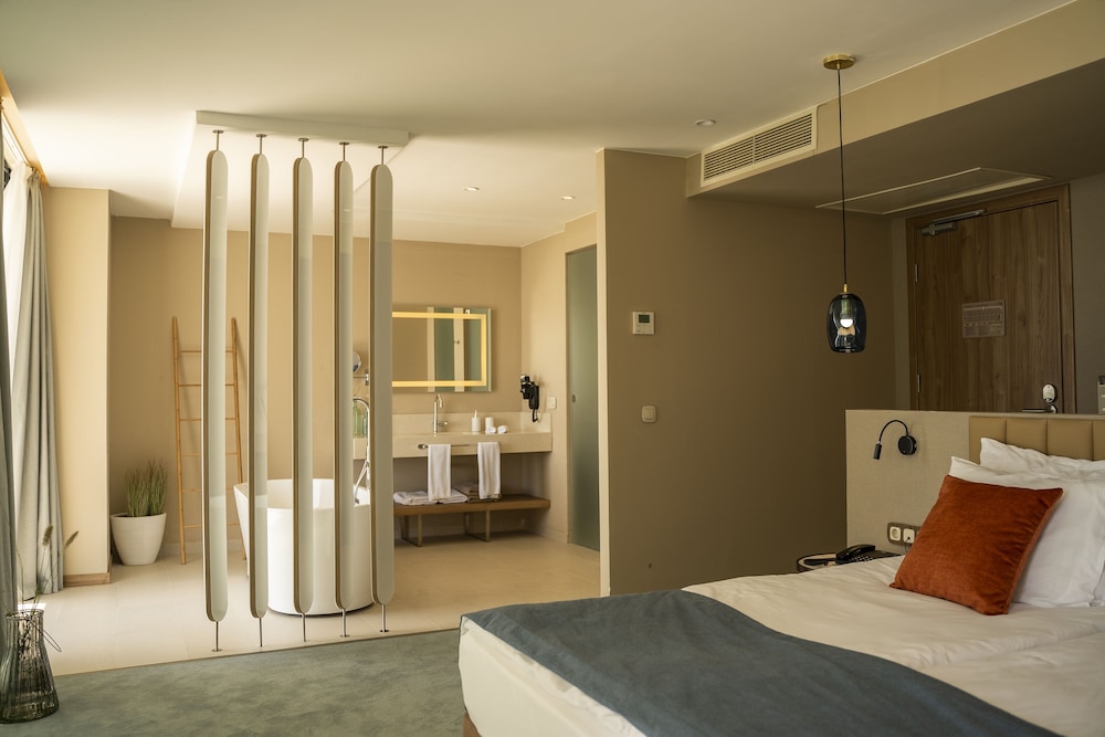 Wave Resort – Ultra All Inclusive — Rooms in Pomorie, Burgas Region