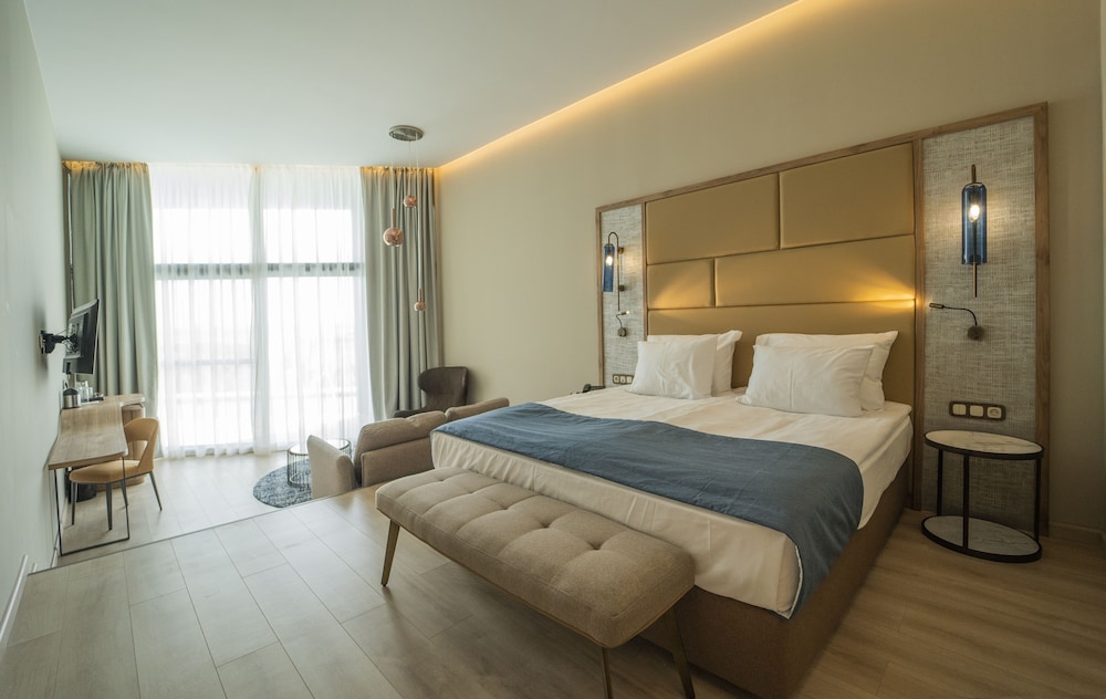 Wave Resort – Ultra All Inclusive — Rooms in Pomorie, Burgas Region