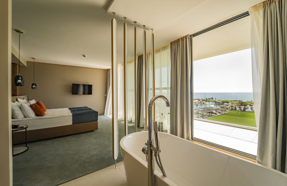 Wave Resort – Ultra All Inclusive — Rooms in Pomorie, Burgas Region