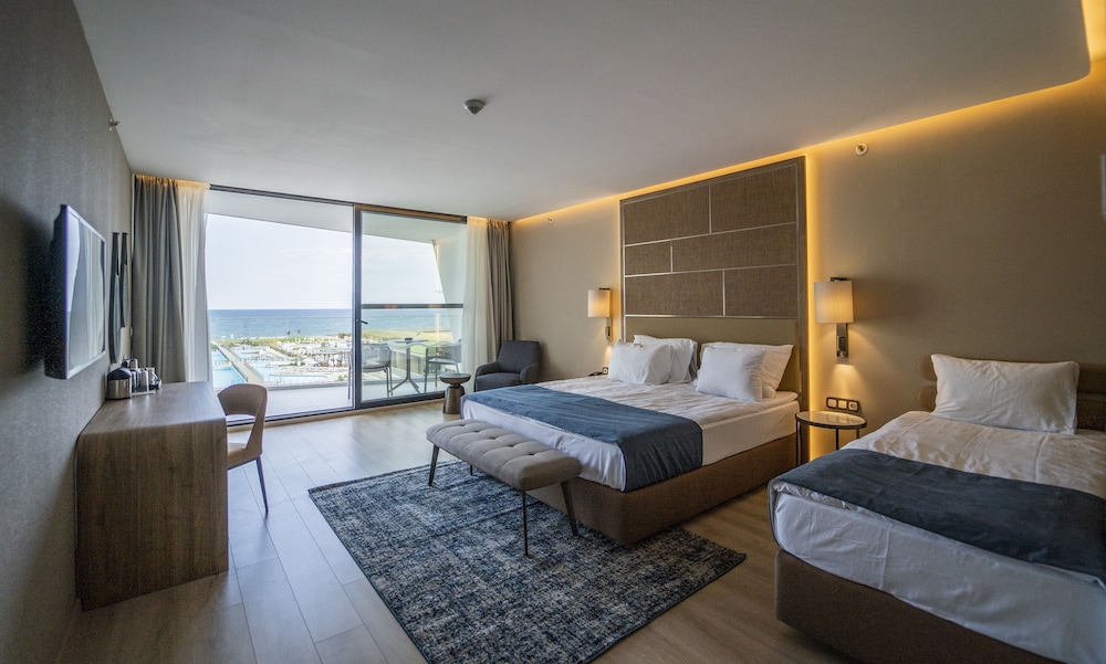 Wave Resort – Ultra All Inclusive — Rooms in Pomorie, Burgas Region