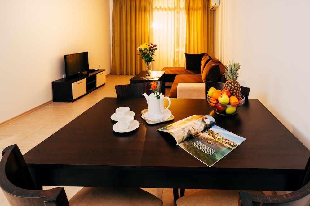 Green Life Beach Resort Sozopol — Hotel rooms in Sozopol, Burgas Region