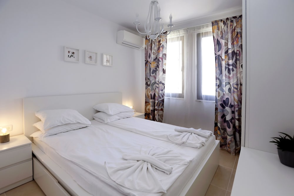 Green Life Beach Resort Sozopol — Hotel rooms in Sozopol, Burgas Region