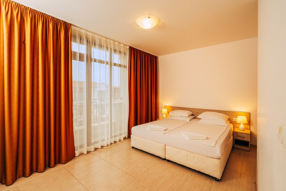 Green Life Beach Resort Sozopol — Hotel rooms in Sozopol, Burgas Region