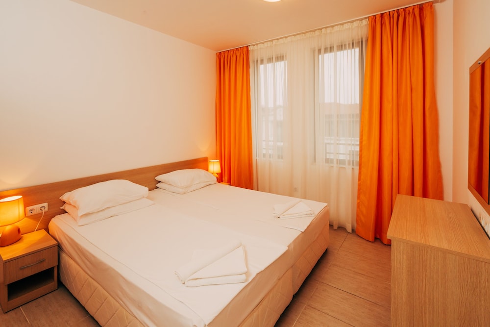 Green Life Beach Resort Sozopol — Hotel rooms in Sozopol, Burgas Region