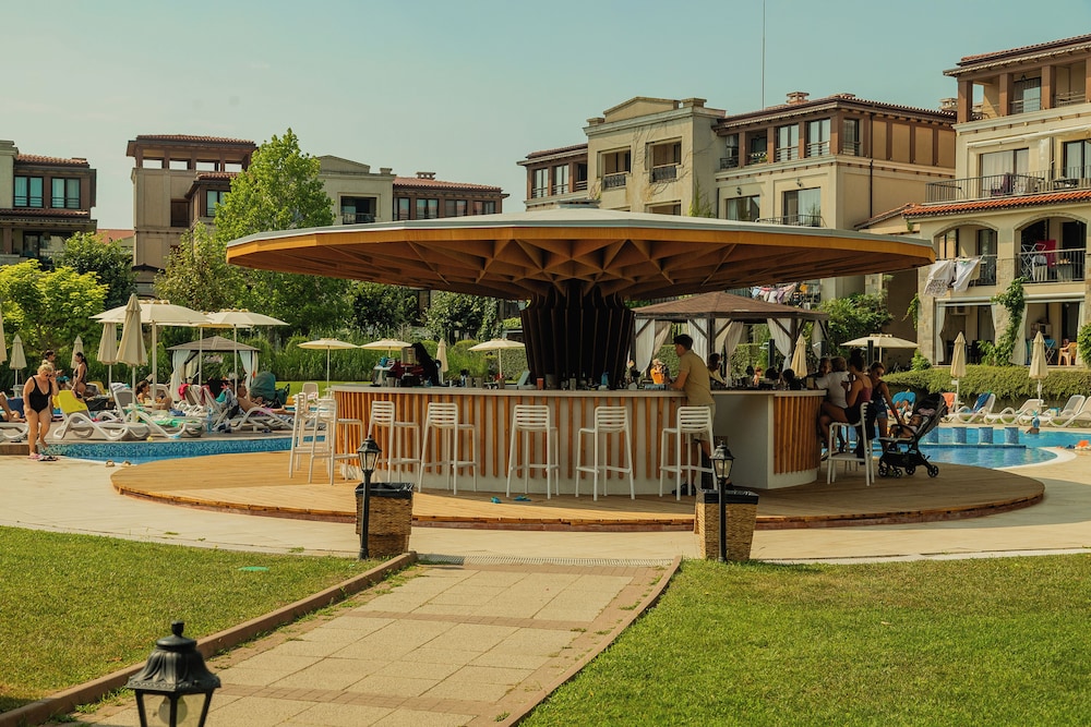 Green Life Beach Resort Sozopol — Restaurant & bars in Sozopol, Burgas Region