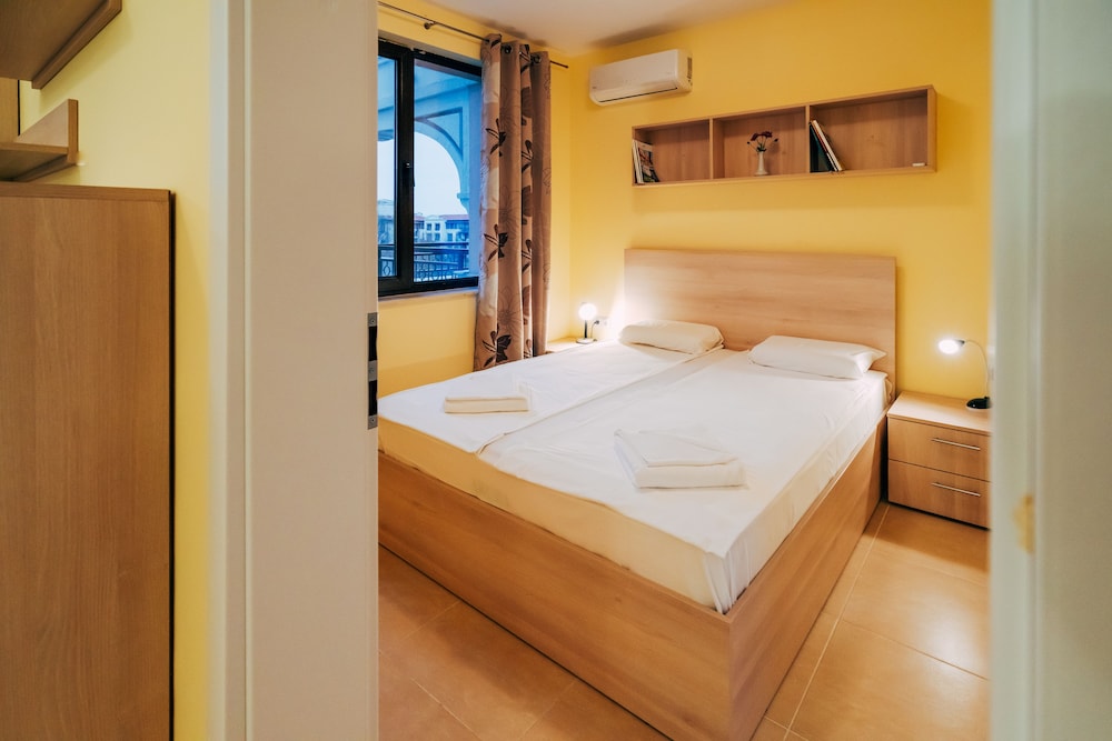 Green Life Beach Resort Sozopol — Hotel rooms in Sozopol, Burgas Region