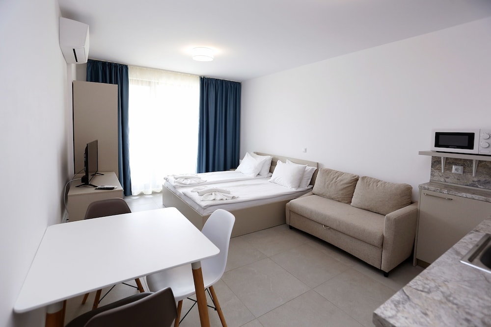 Green Life Beach Resort Sozopol — Hotel rooms in Sozopol, Burgas Region