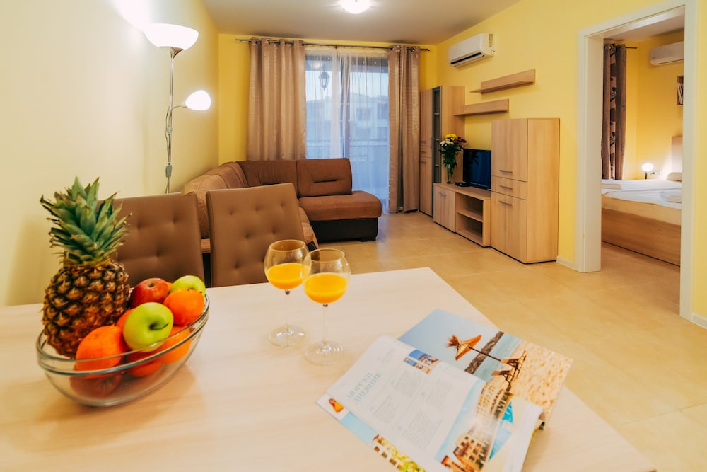 Green Life Beach Resort Sozopol — Hotel rooms in Sozopol, Burgas Region