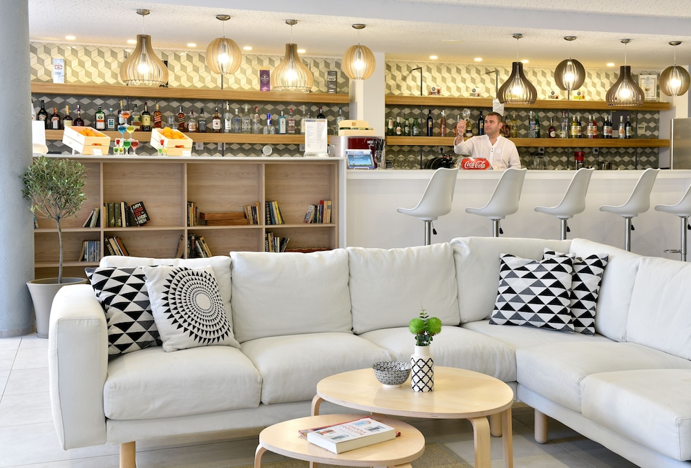 iHotel Sunny Beach — Restaurant & bars in Sunny Beach, Burgas Region