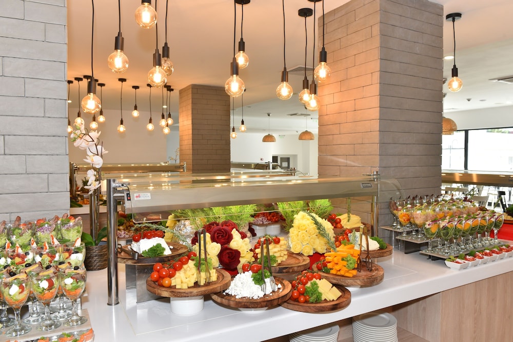 iHotel Sunny Beach — Restaurant & bars in Sunny Beach, Burgas Region