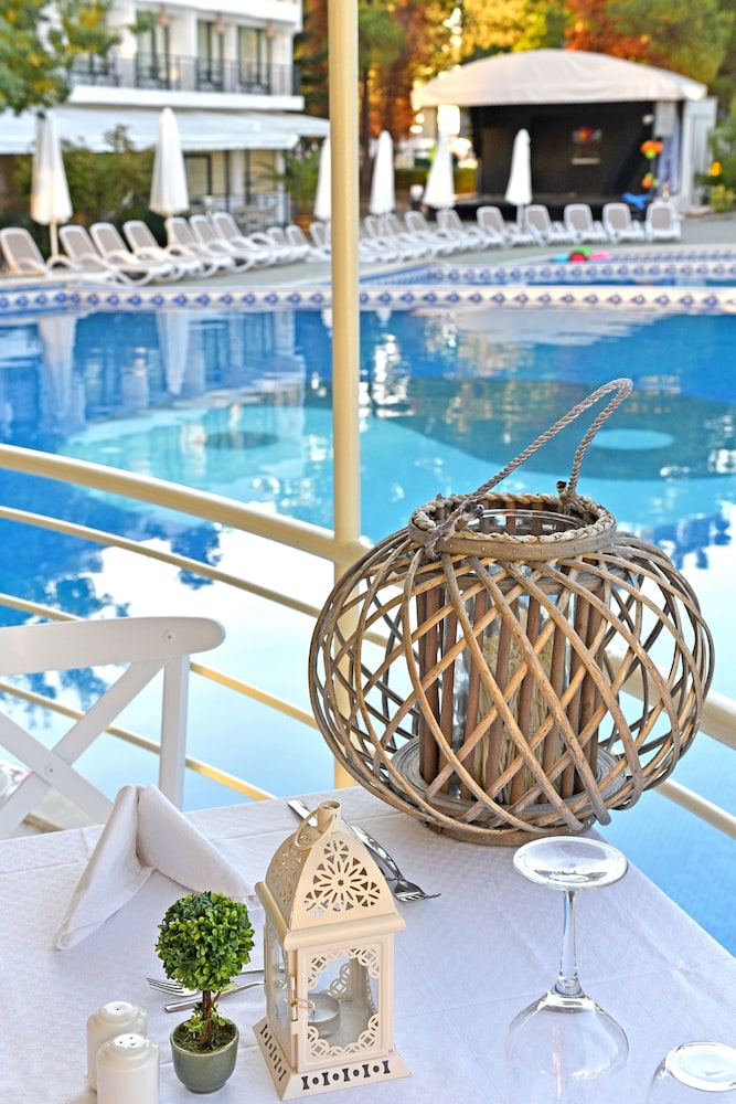 iHotel Sunny Beach — Restaurant & bars in Sunny Beach, Burgas Region