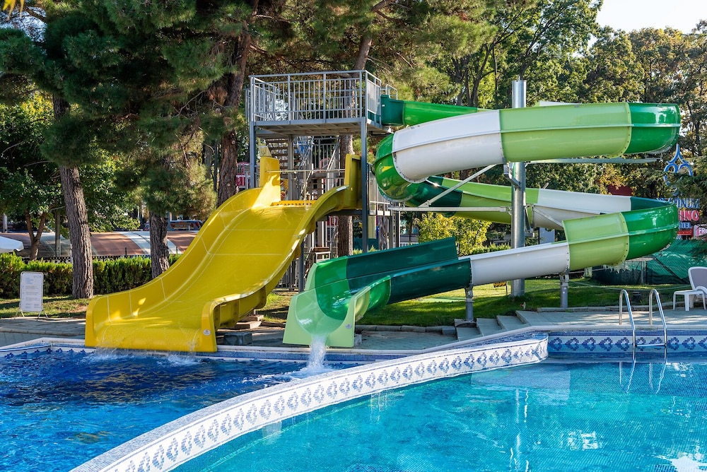 iHotel Sunny Beach — Swimming pool in Sunny Beach, Burgas Region