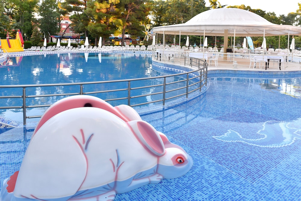 iHotel Sunny Beach — Swimming pool in Sunny Beach, Burgas Region