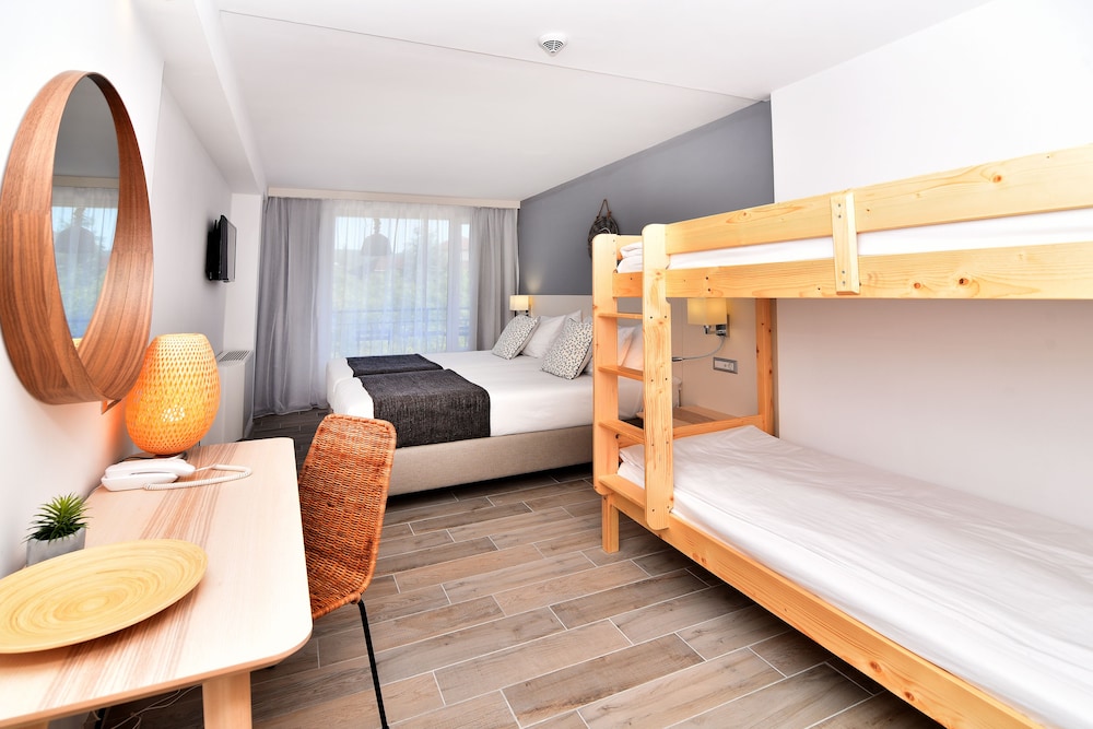 iHotel Sunny Beach — Hotel rooms in Sunny Beach, Burgas Region