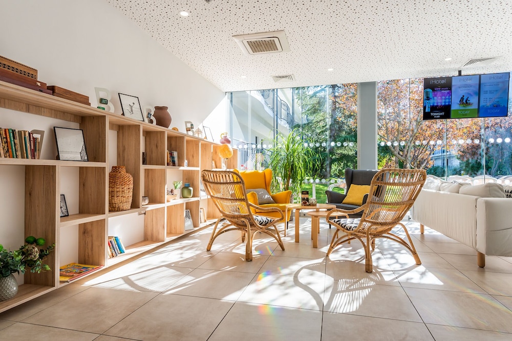 iHotel Sunny Beach — Hotel building in Sunny Beach, Burgas Region