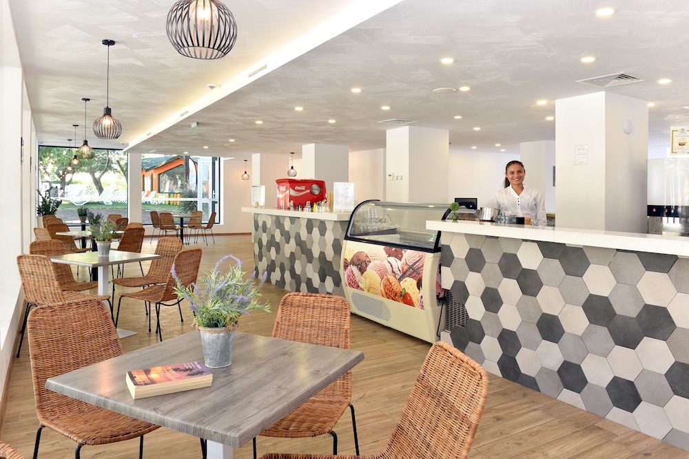 iHotel Sunny Beach — Restaurant & bars in Sunny Beach, Burgas Region