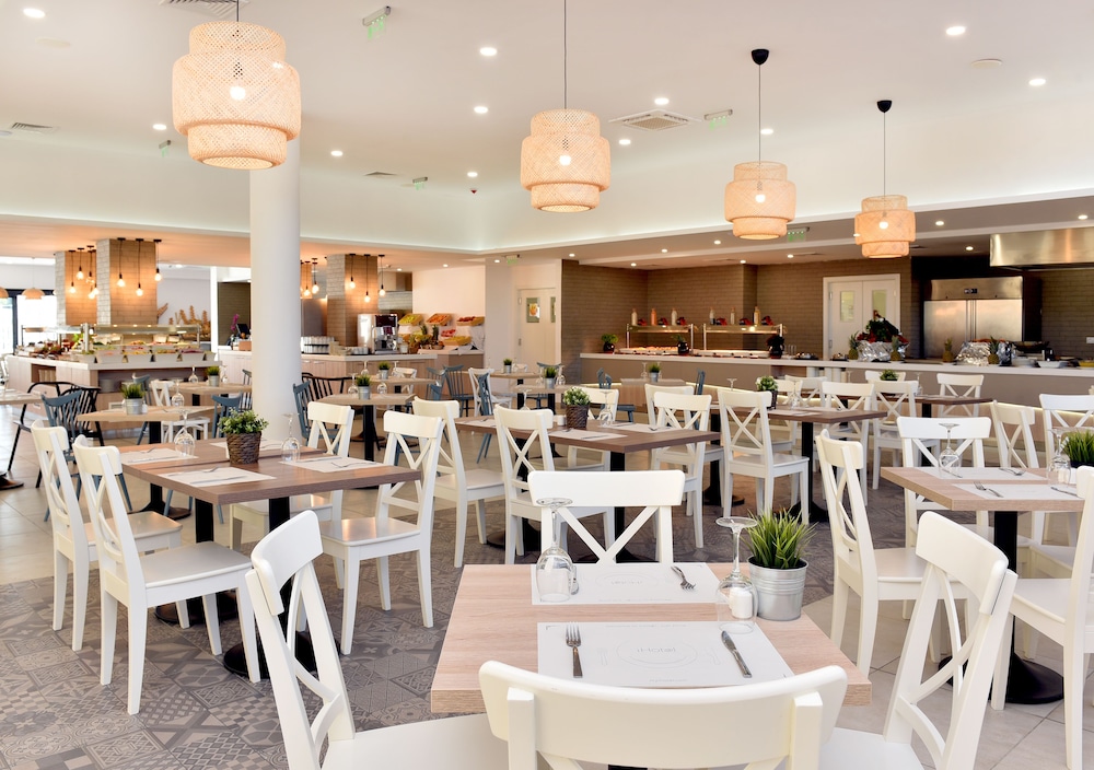 iHotel Sunny Beach — Restaurant & bars in Sunny Beach, Burgas Region