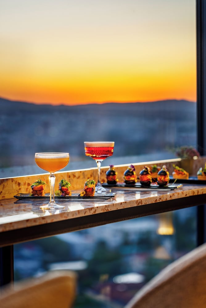 Grand Hotel Millennium Sofia — Restaurant & bars in Sofia, Sofia (province)