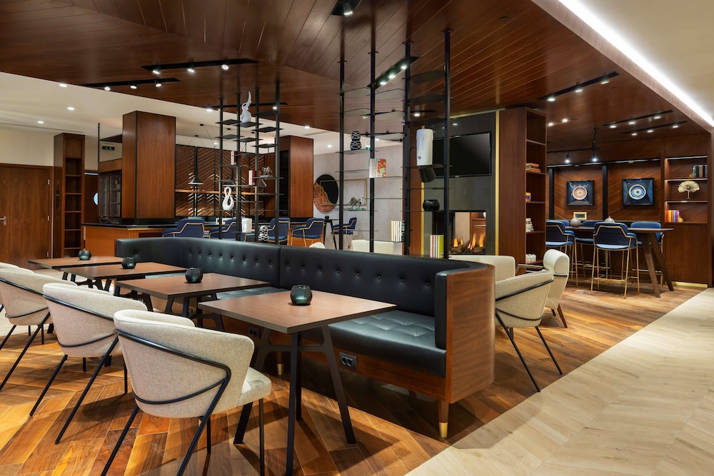 Hyatt Regency Sofia — Restaurant & bars in Sofia, Sofia (province)