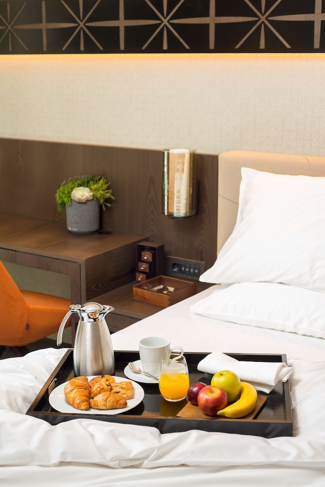 Hyatt Regency Sofia — Hotel rooms in Sofia, Sofia (province)
