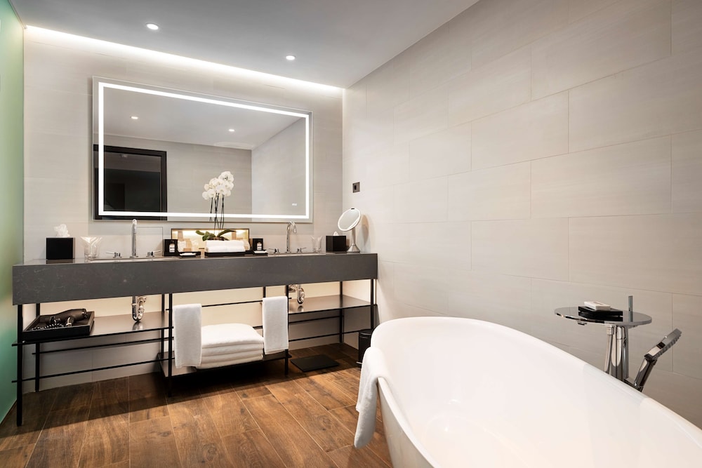 Hyatt Regency Sofia — Hotel rooms in Sofia, Sofia (province)