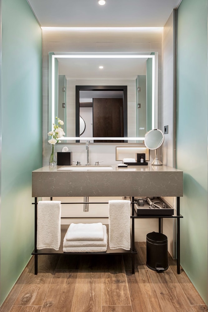 Hyatt Regency Sofia — Hotel rooms in Sofia, Sofia (province)