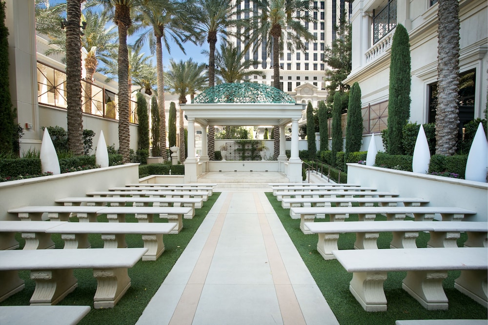 NOBU Las Vegas – A Caesars Rewards Destination — Hotel building in Las Vegas, Nevada