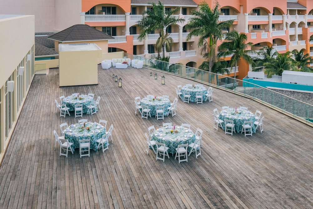 Iberostar Selection Rose Hall Suites - All Inclusive — Hotel building in Montego Bay