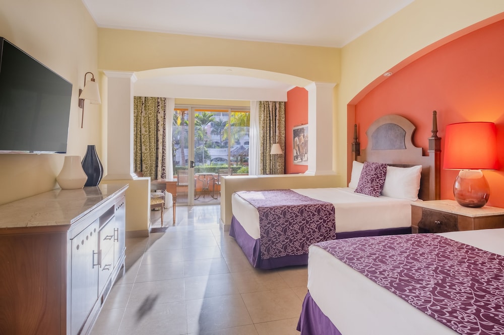 Iberostar Selection Rose Hall Suites - All Inclusive — Hotel rooms in Montego Bay