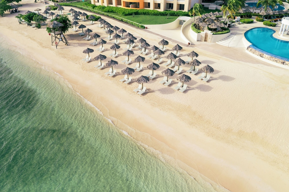 Iberostar Selection Rose Hall Suites - All Inclusive — Beach in Montego Bay