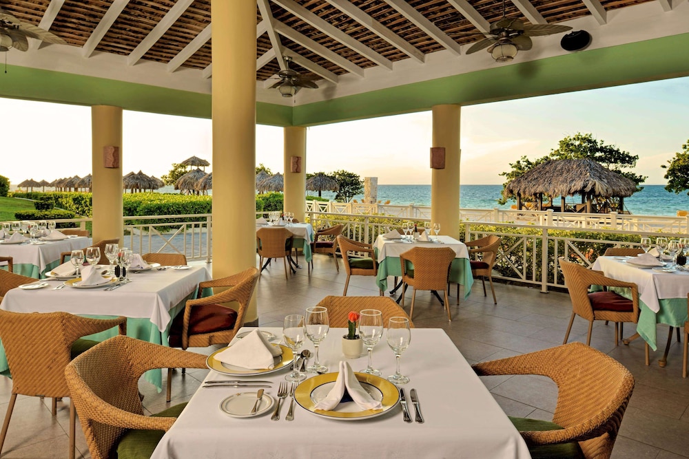 Iberostar Selection Rose Hall Suites - All Inclusive — Restaurant & bars in Montego Bay