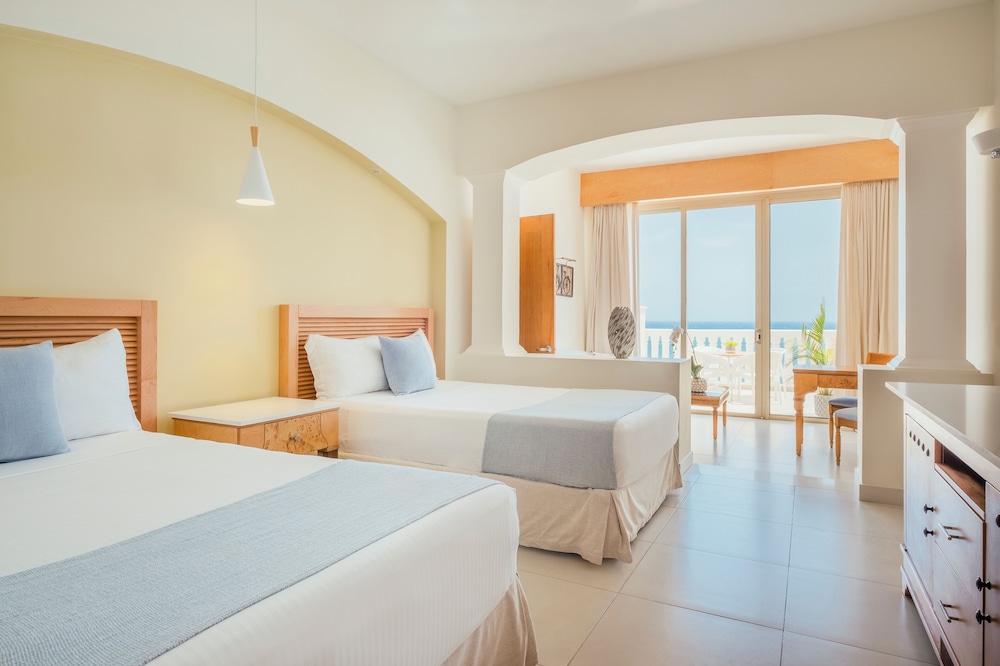 Iberostar Selection Rose Hall Suites - All Inclusive — Hotel rooms in Montego Bay