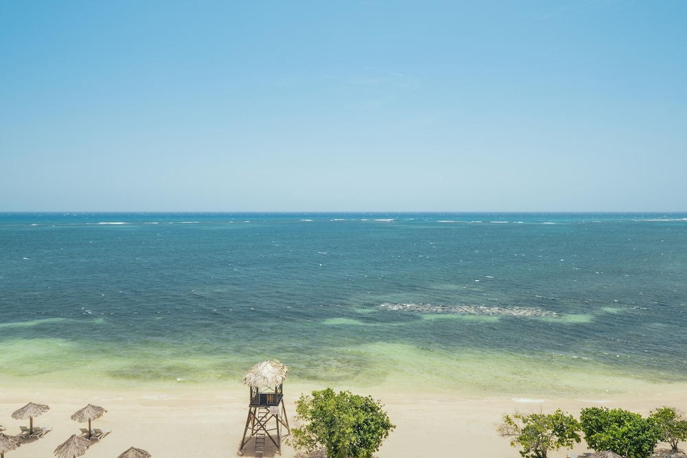 Iberostar Selection Rose Hall Suites - All Inclusive — Beach in Montego Bay