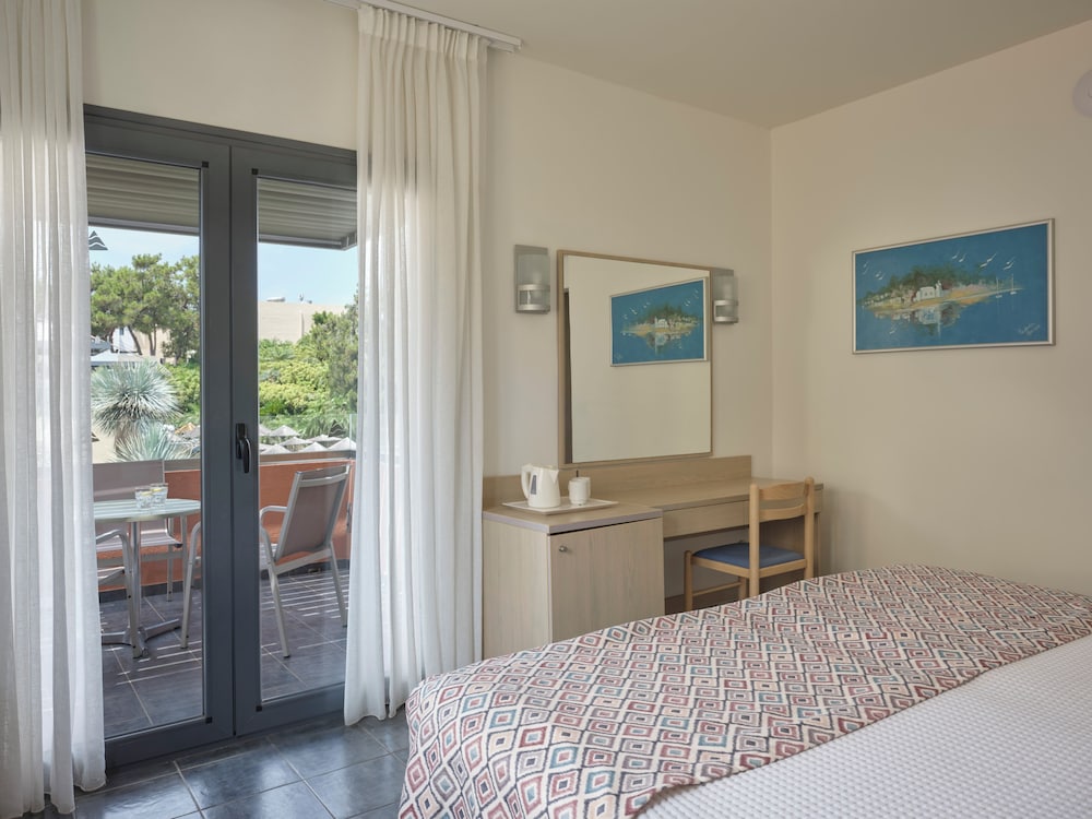 Atlantica Mikri Poli Rhodes - All Inclusive — Hotel rooms in Kolymbia, South Aegean