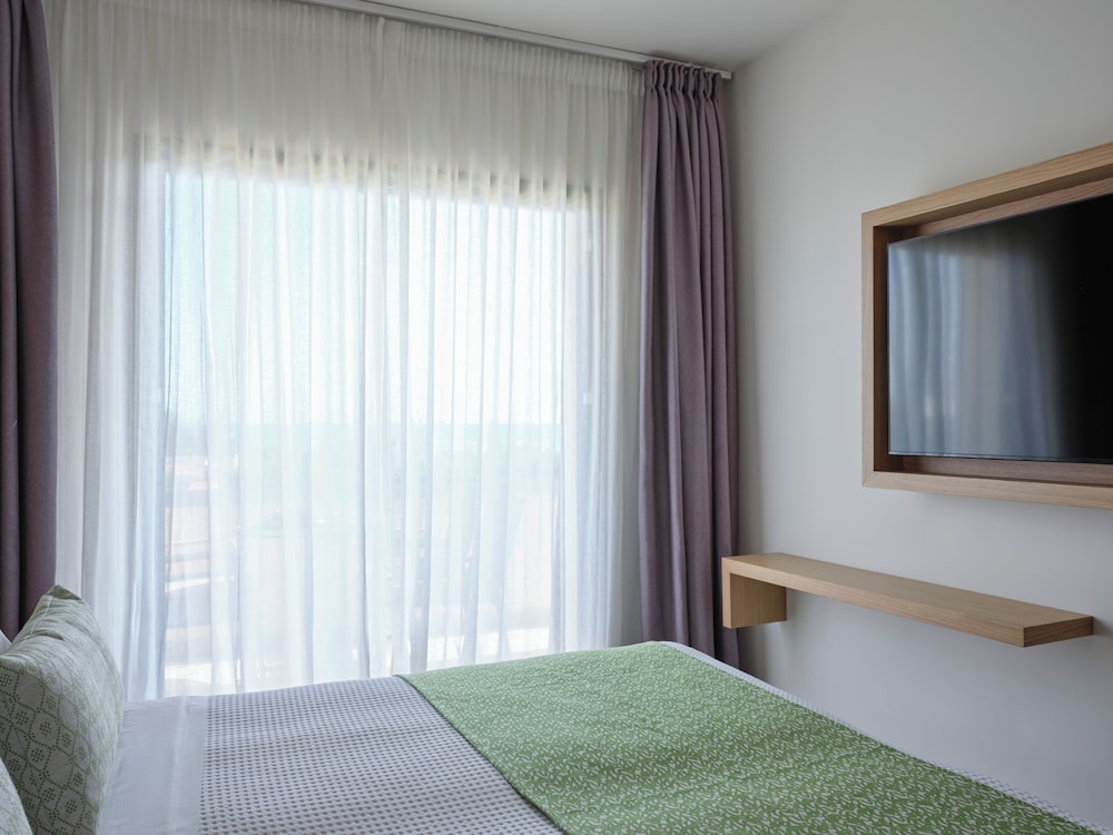 Atlantica Mikri Poli Rhodes - All Inclusive — Hotel rooms in Kolymbia, South Aegean