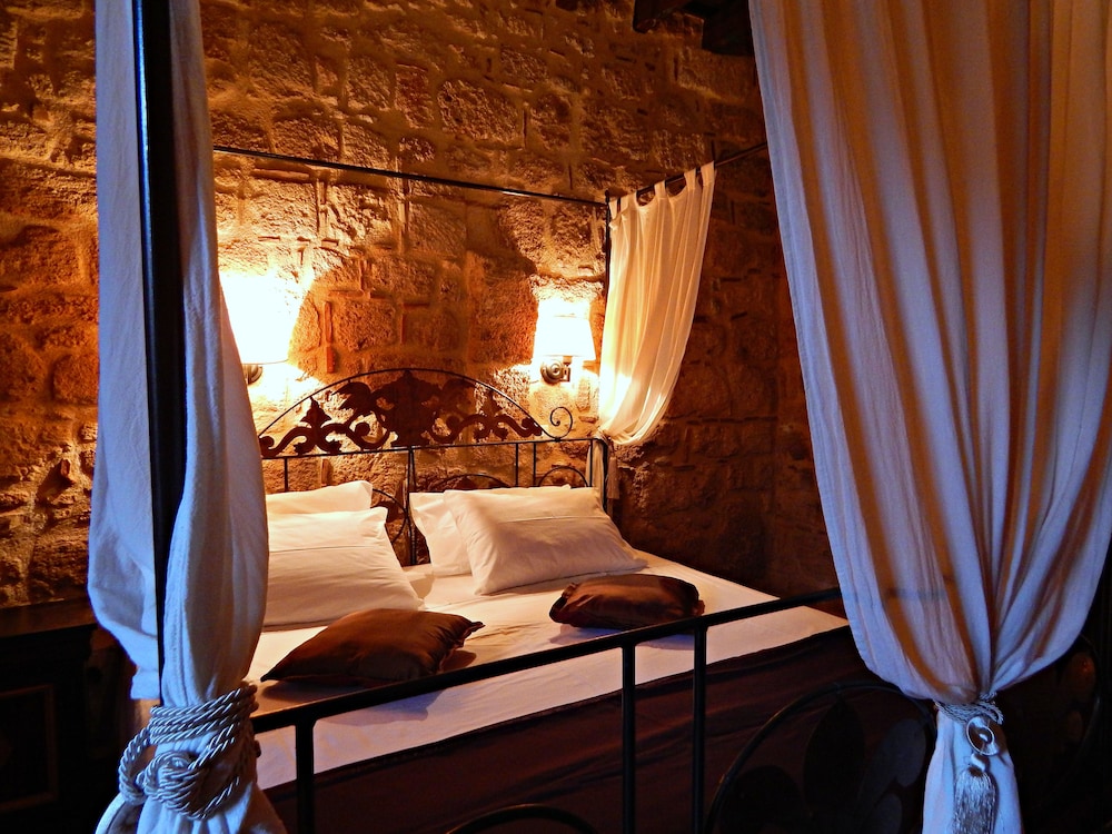 S. Nikolis Historic Boutique Hotel — Hotel rooms in Rhodes Town, South Aegean