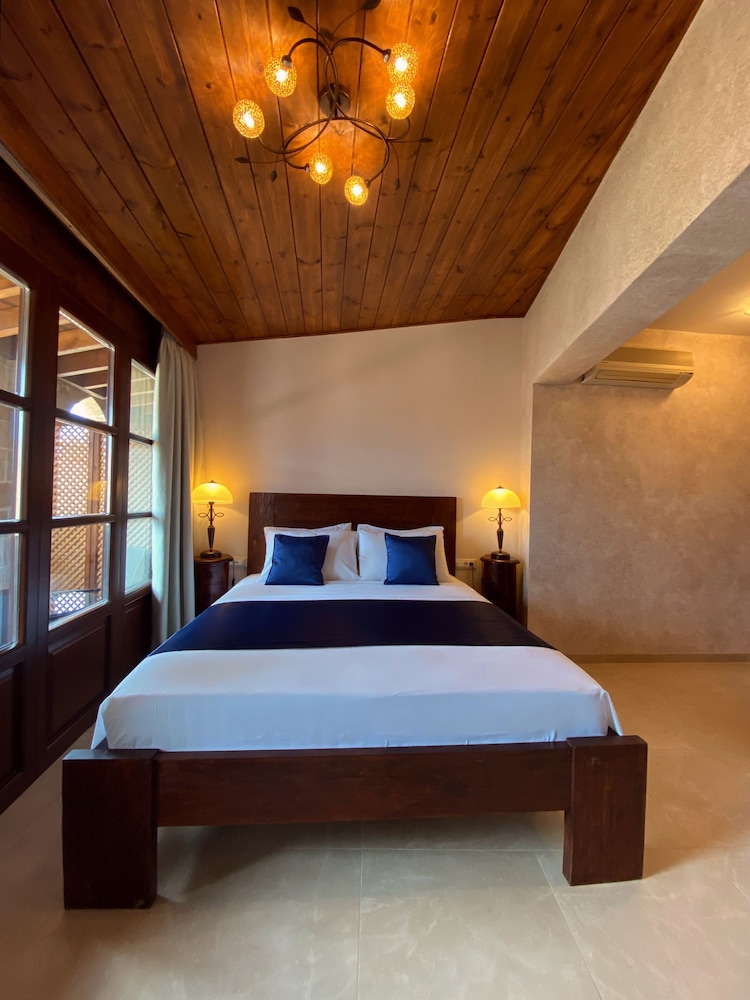 S. Nikolis Historic Boutique Hotel — Hotel rooms in Rhodes Town, South Aegean