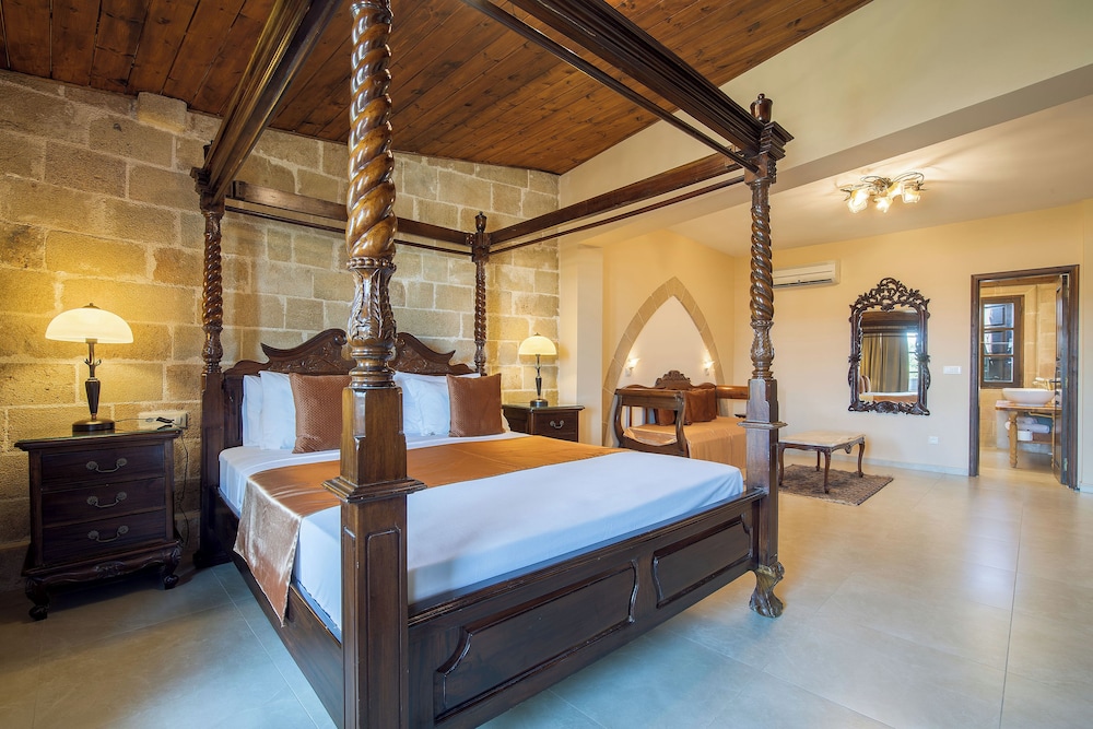 S. Nikolis Historic Boutique Hotel — Hotel rooms in Rhodes Town, South Aegean