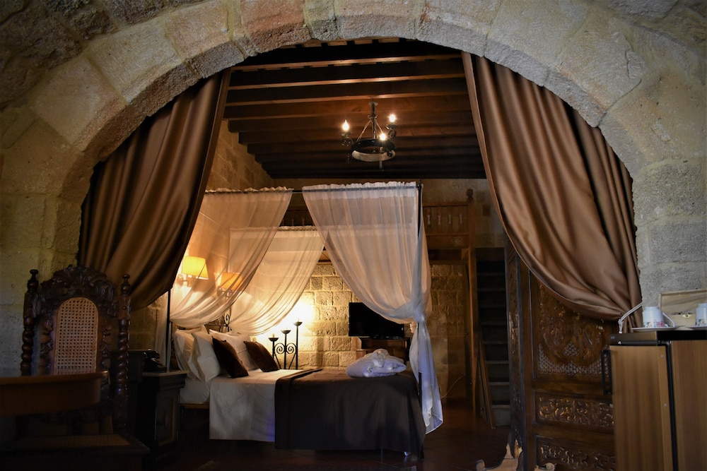 S. Nikolis Historic Boutique Hotel — Hotel rooms in Rhodes Town, South Aegean
