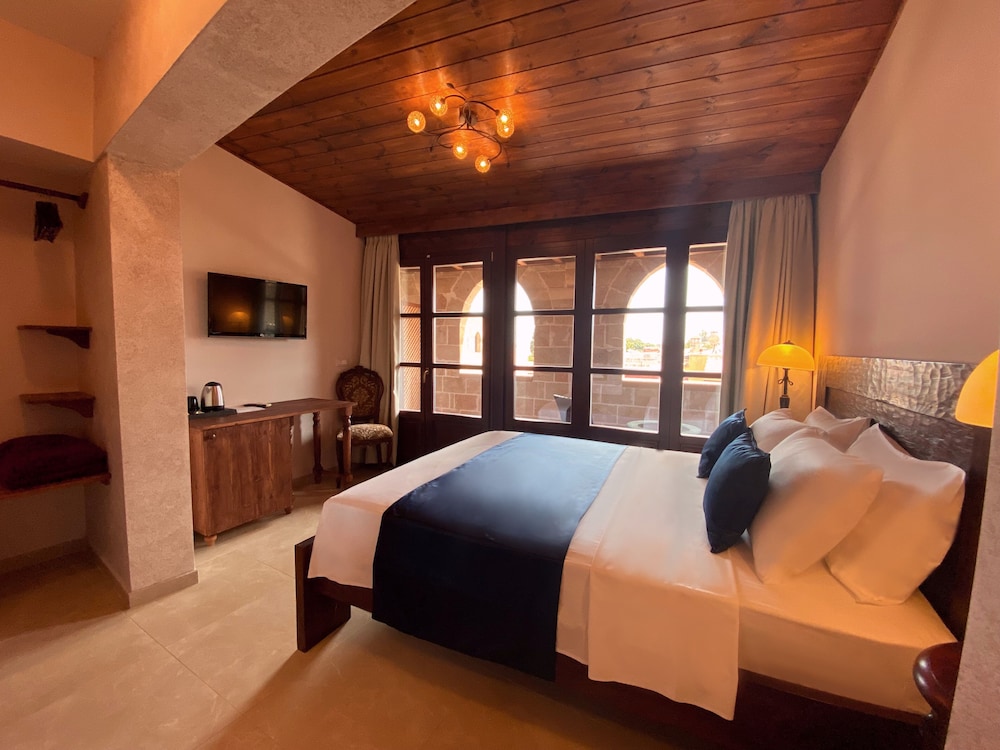 S. Nikolis Historic Boutique Hotel — Hotel rooms in Rhodes Town, South Aegean