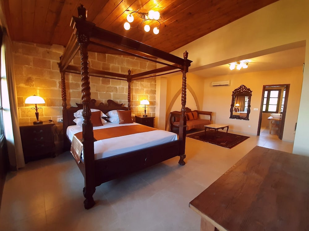 S. Nikolis Historic Boutique Hotel — Hotel rooms in Rhodes Town, South Aegean