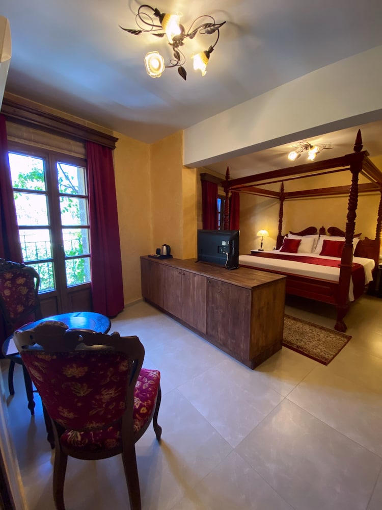 S. Nikolis Historic Boutique Hotel — Hotel rooms in Rhodes Town, South Aegean