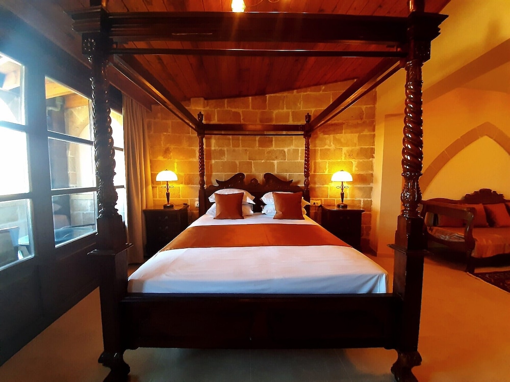 S. Nikolis Historic Boutique Hotel — Hotel rooms in Rhodes Town, South Aegean