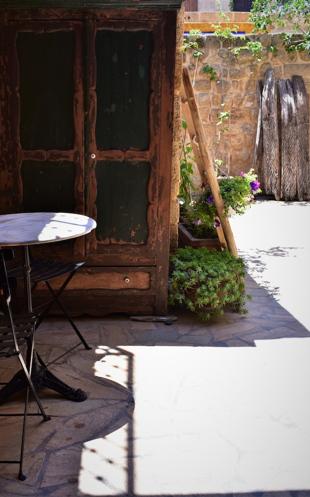 S. Nikolis Historic Boutique Hotel — Hotel building in Rhodes Town, South Aegean